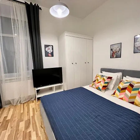 Modern Studio Near Theater! Apartman *