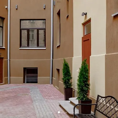 Modern Studio Near Theater! Apartman